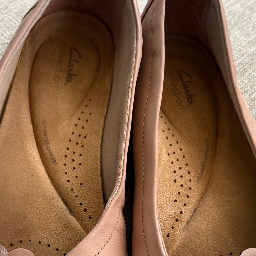 Clarks Women’s Elaina Jade Tan Leather Flat w/Cushion Insole US Women’s Size 12W - Picture 3 of 8
